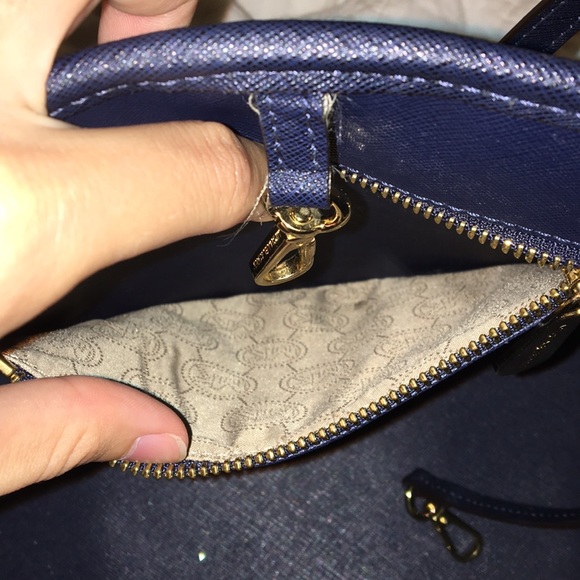 Michael Kors Small Jet Set Travel Tote Luggage - Picture 4 of 8